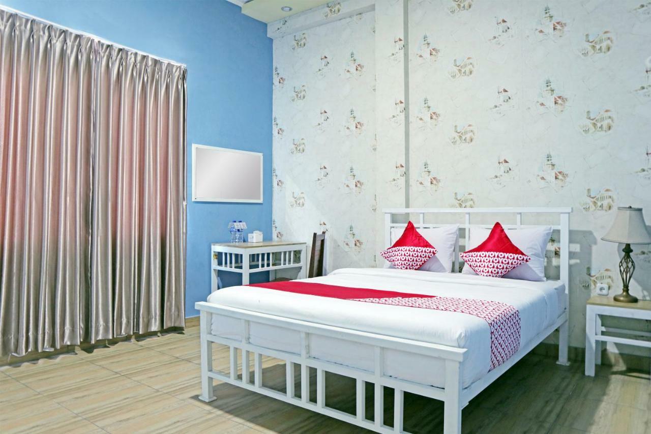 Oyo 1386 Hotel Grand Gabelo Bukittinggi Esterno foto