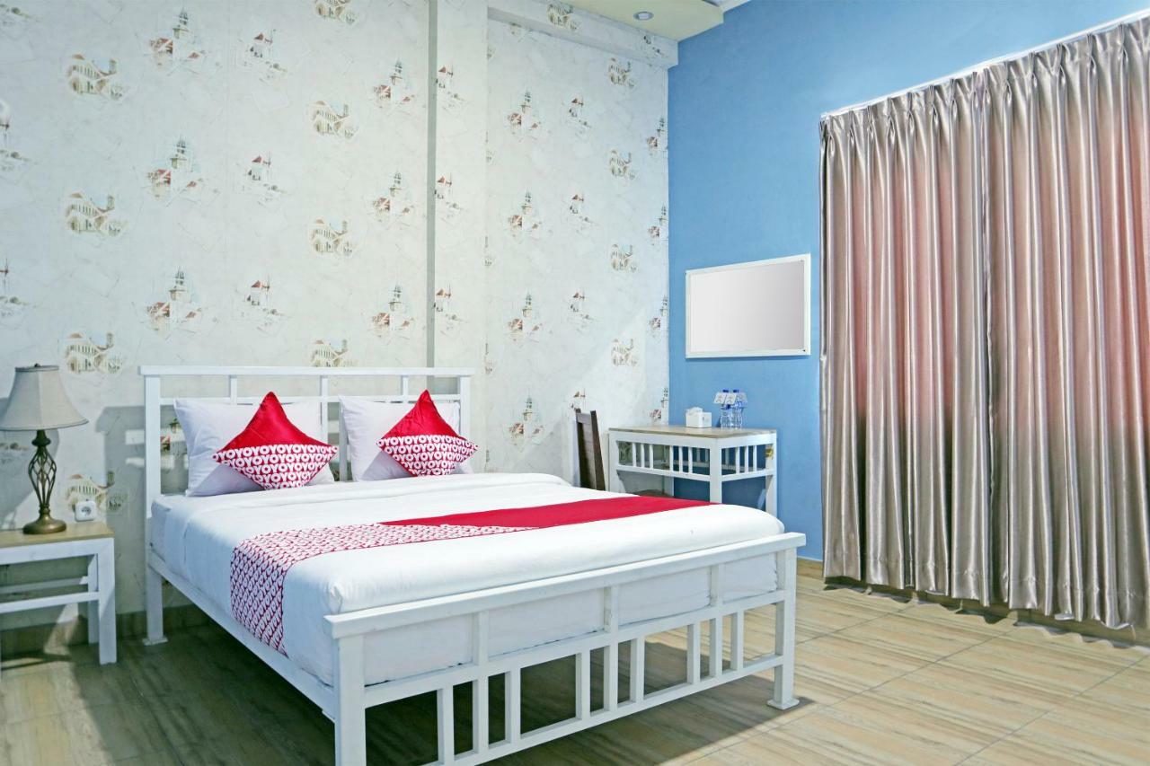 Oyo 1386 Hotel Grand Gabelo Bukittinggi Esterno foto
