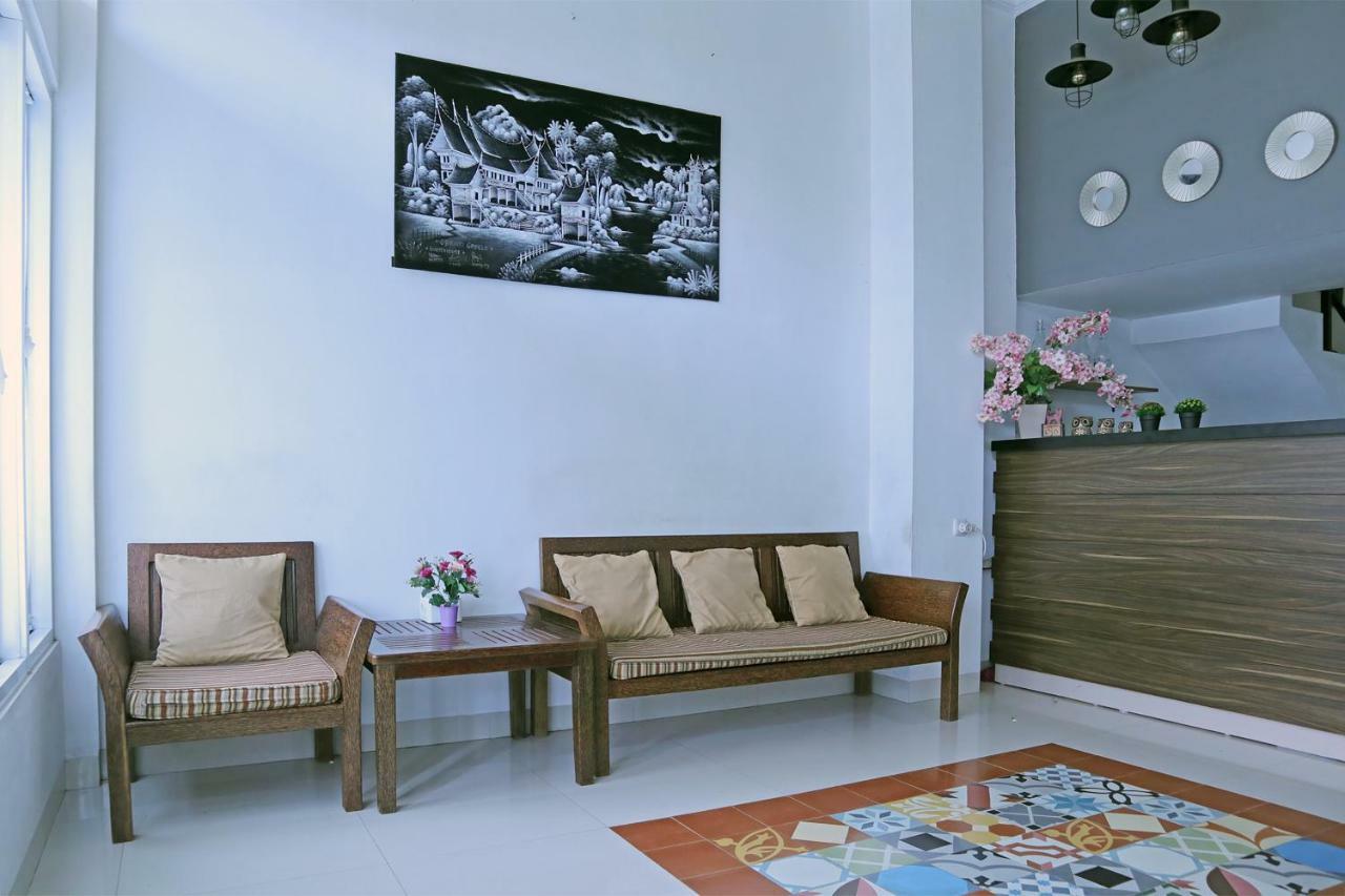 Oyo 1386 Hotel Grand Gabelo Bukittinggi Esterno foto