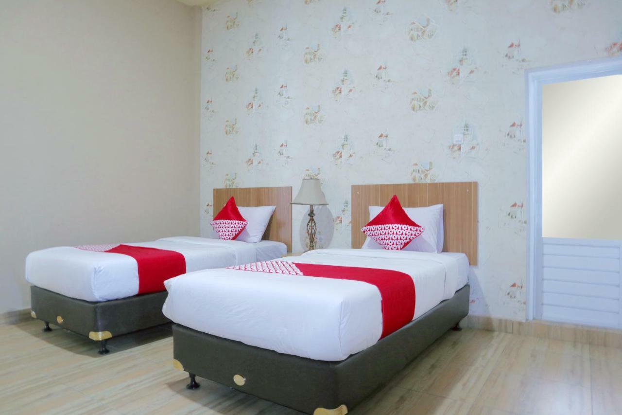 Oyo 1386 Hotel Grand Gabelo Bukittinggi Esterno foto