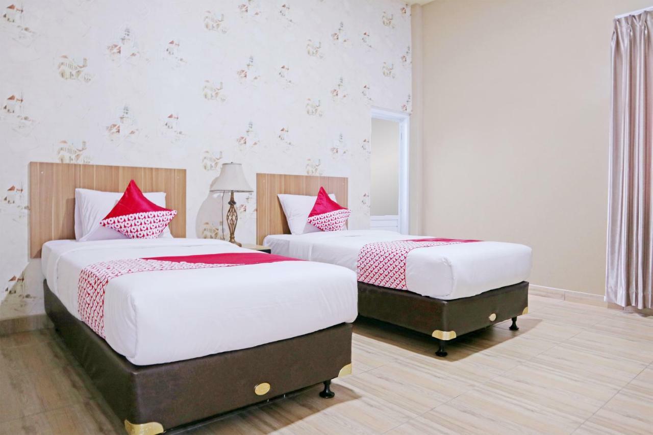 Oyo 1386 Hotel Grand Gabelo Bukittinggi Esterno foto